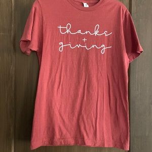 Women’s t-shirt. Size medium.